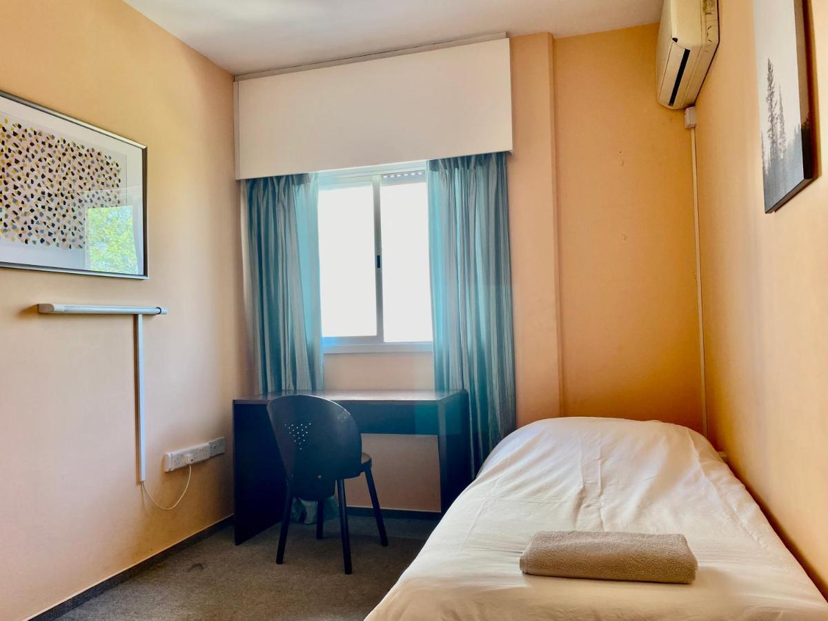 Private Room In A Shared Flat At Best Location ليماسول المظهر الخارجي الصورة