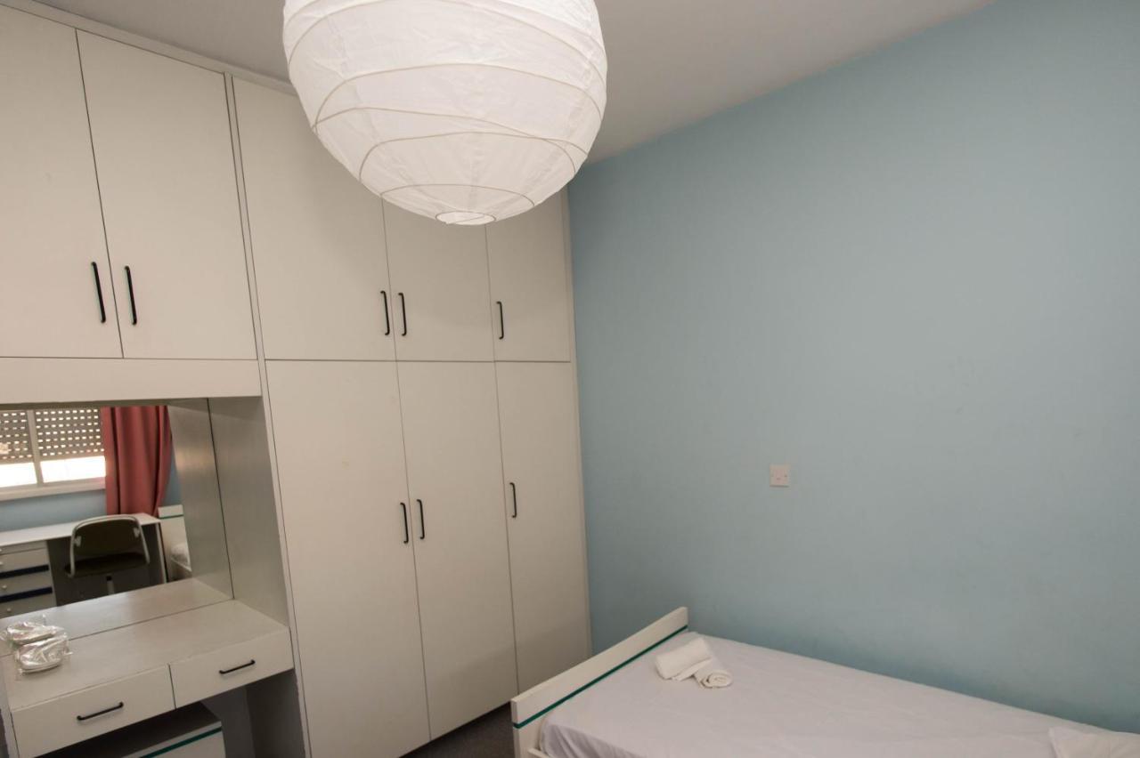 Private Room In A Shared Flat At Best Location ليماسول المظهر الخارجي الصورة