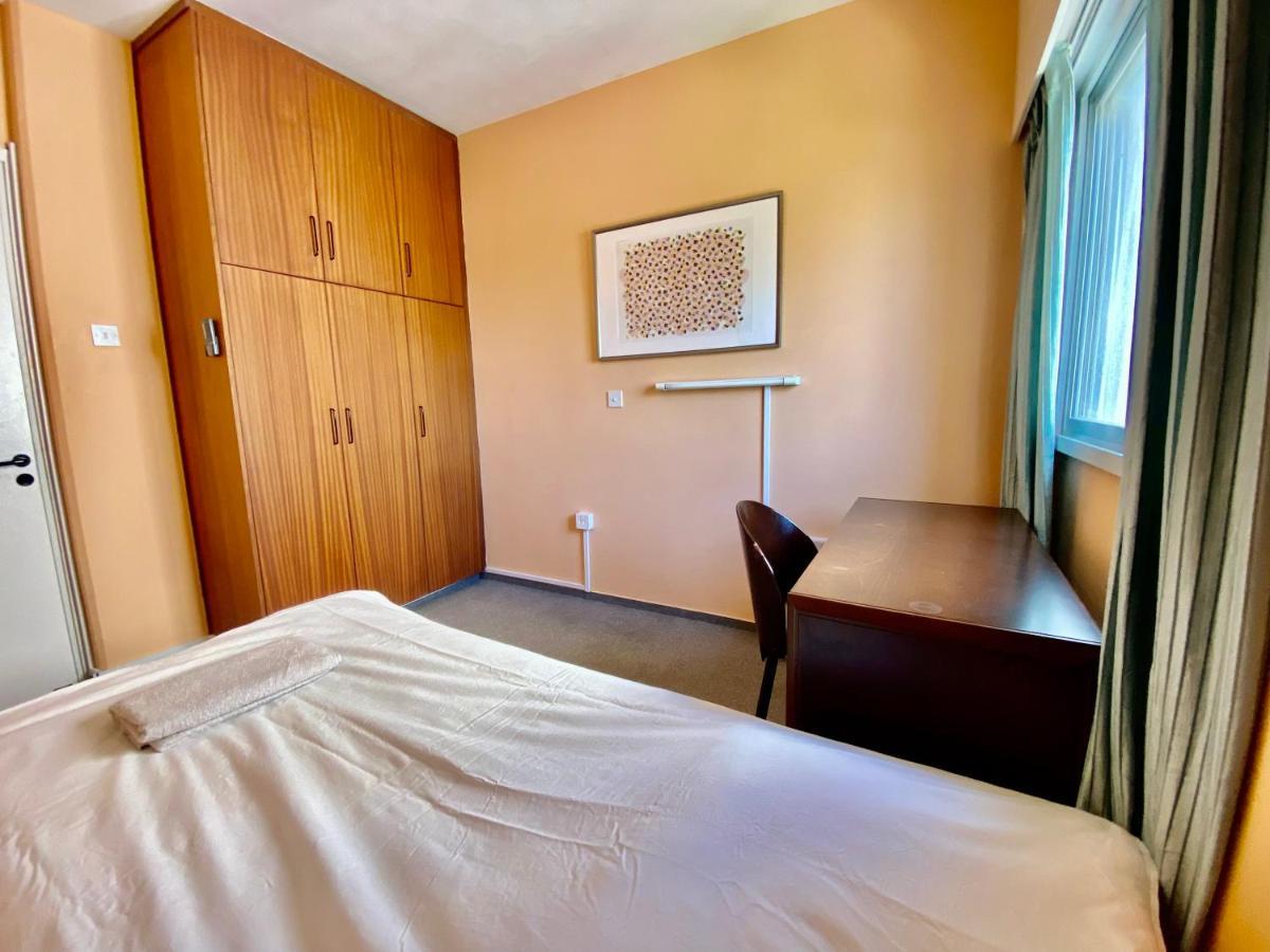 Private Room In A Shared Flat At Best Location ليماسول المظهر الخارجي الصورة