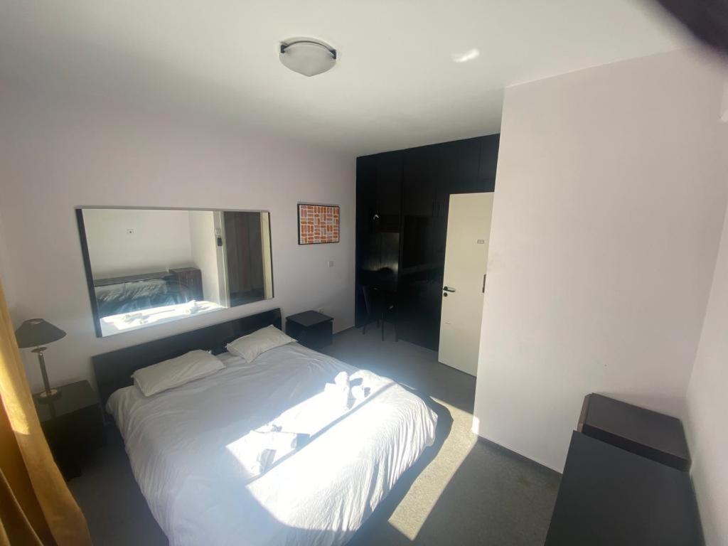 Private Room In A Shared Flat At Best Location ليماسول المظهر الخارجي الصورة